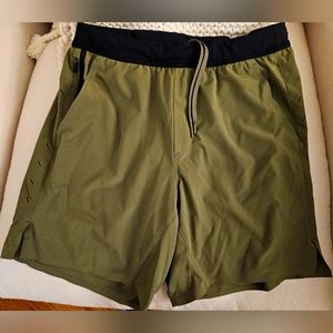Men's Ten Thousand Green Shorts Medium